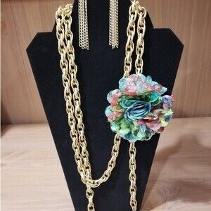 NWT Paparazzi Goldtone Scarf Necklace with Earring Set